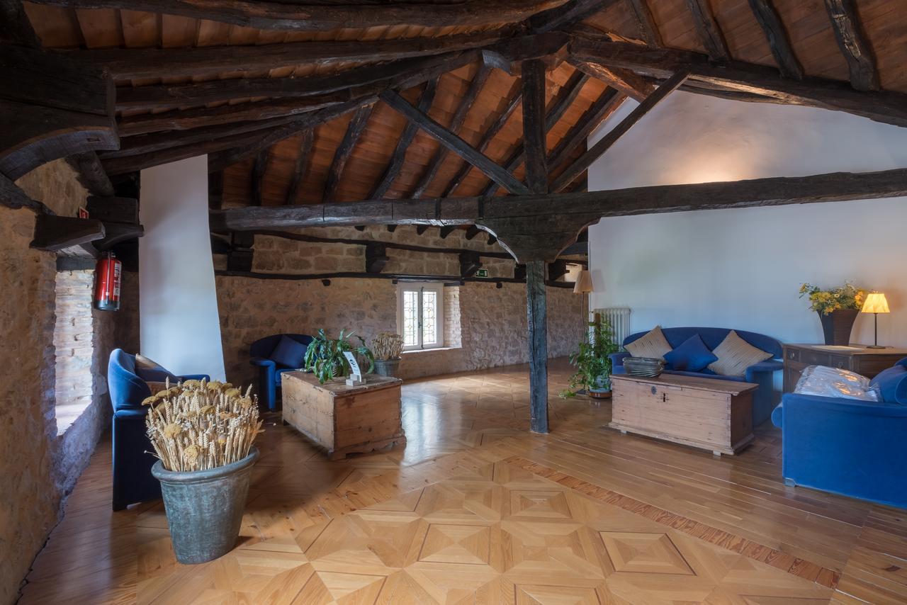 Santa Maria La Real 3*